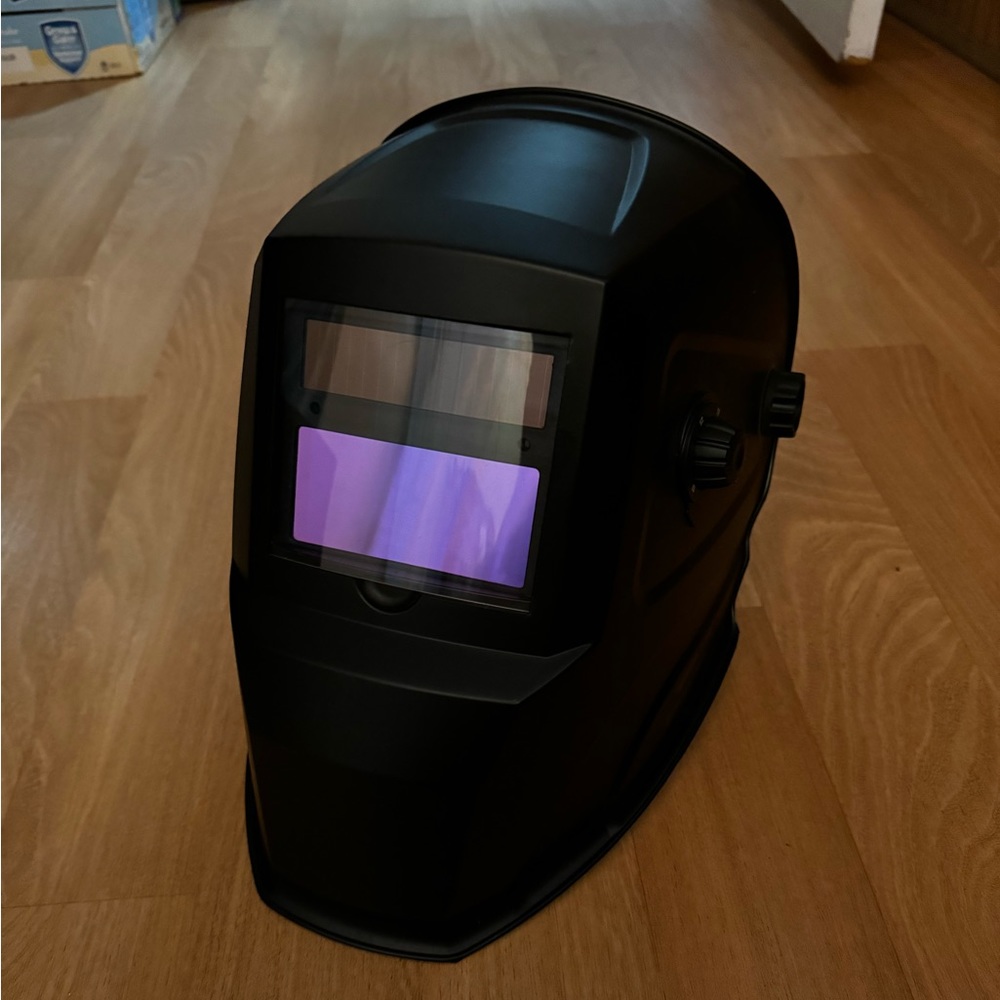 FORNEY EASY WELD BLACK MATTE AUTO-DARKENING FILTER (ADF) WELDING HELMET